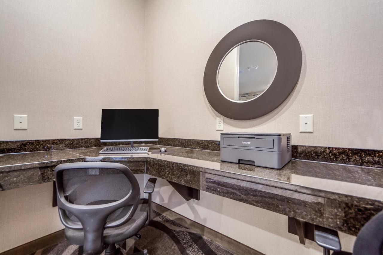 Cobblestone Inn & Suites - Holdrege Dış mekan fotoğraf