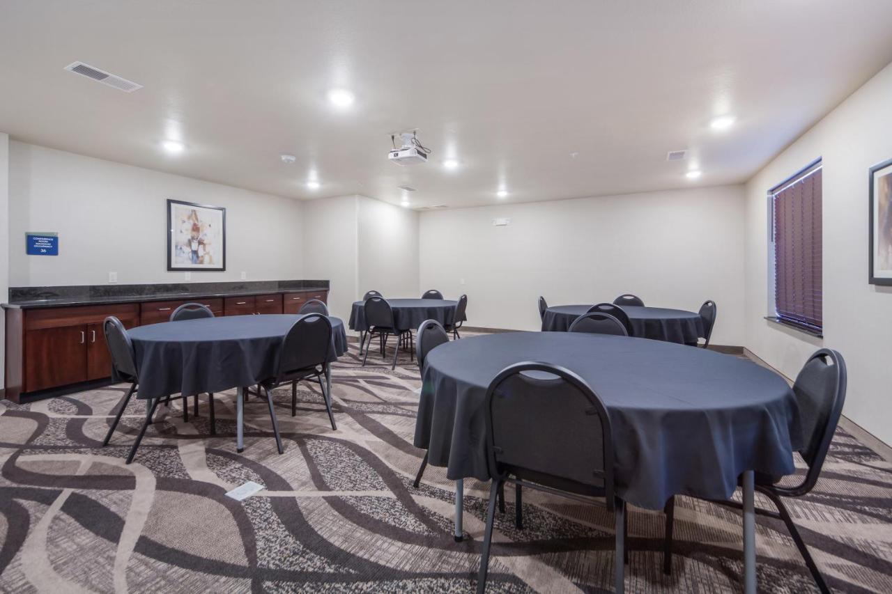 Cobblestone Inn & Suites - Holdrege Dış mekan fotoğraf
